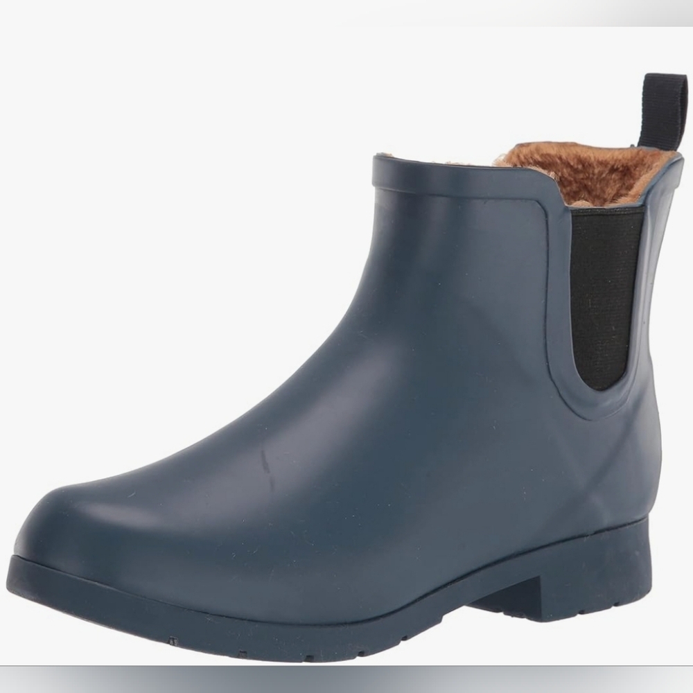 NWT Chooka Delridge Chelsea Navy Size 9